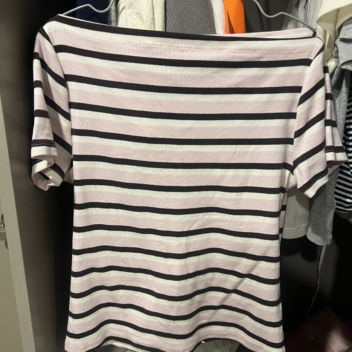lastonepercent_'s tweet photo. ( ส่งต่อ )
h&m เสื้อคอปาด สีชมพูขาวน้ำตาล
ของจริงสีนรมากนะคับ รูปแรกสีเพี้ยน
สภาพดีใส่1ครั้ง
ไซส์xl อกเริ่ม37 ยืดได้เยอะมาก
— 170 ส่งฟรี 🏠🩷
#ส่งต่อเสื้อผ้า #เสื้อผ้ามือสอง #ส่งต่อเสื้อผ้ามือสอง #stylistshop #sleepymurphy #choosedress #jellyplease #imnotamorningperson #ส่งต่อ https://t.co/yYPIb9kE43
