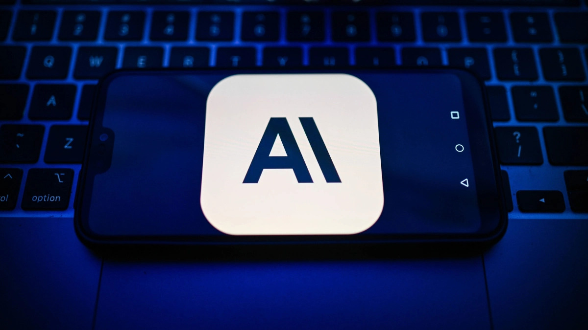 Carolplanc's tweet photo. #Digital #InteligenciaArtificial Anthropic alerta a los inversores de los «riesgos existenciales para la humanidad» que entraña la IA: En el folleto previo a su salida a bolsa Anthropic alerta a los inversores de que la IA podría entrañar… https://t.co/pwWLyAM5Yv por @mkdirecto https://t.co/GX26xjvRyB