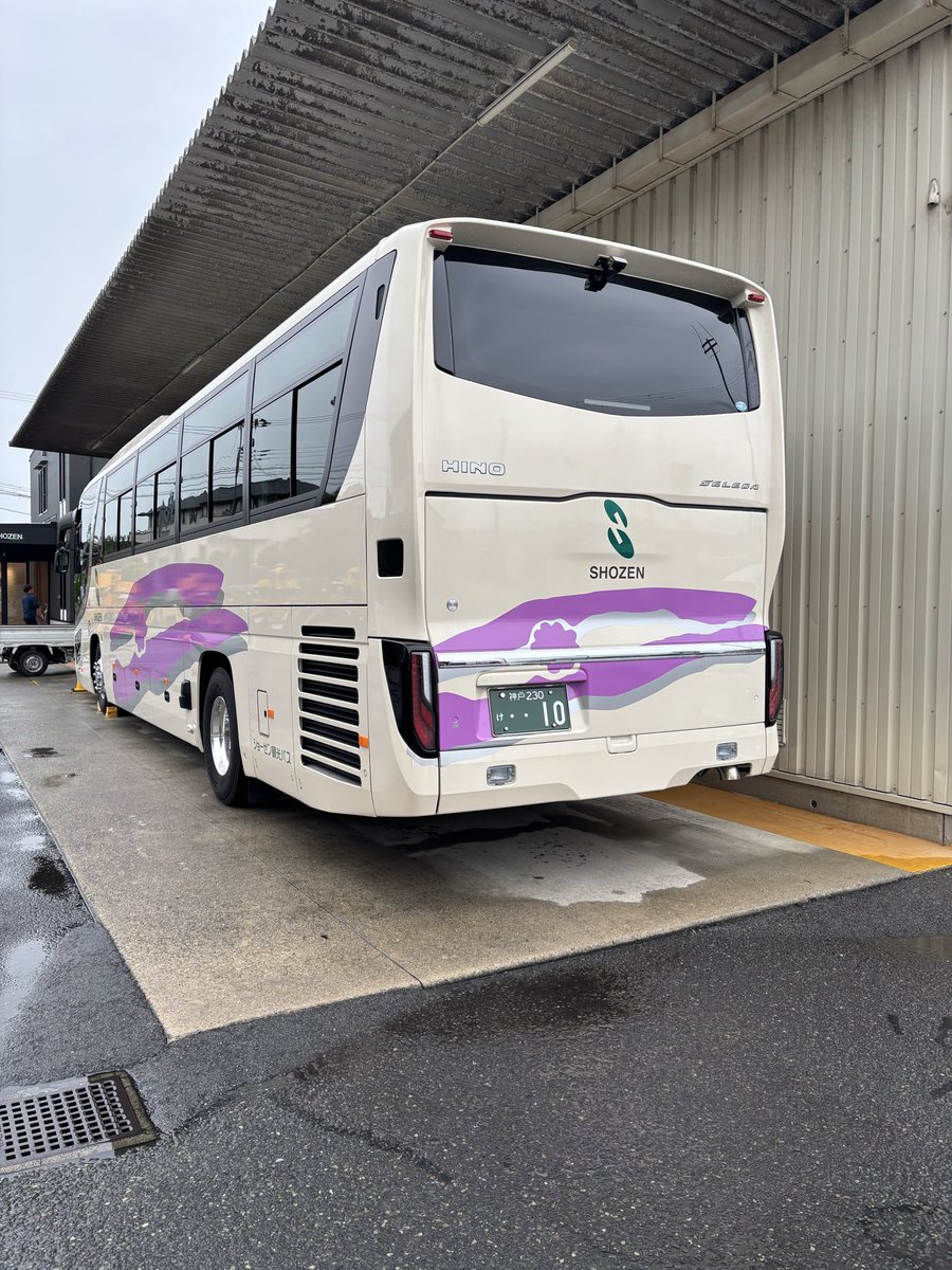 imasuke0729's tweet photo. 本日納車されました！
#新型セレガ
#セレガ
#ジェイバス
#観光バス
#貸切バス
#淡路島
#SHOZEN
#ショーゼン https://t.co/RCb1kH8xLk