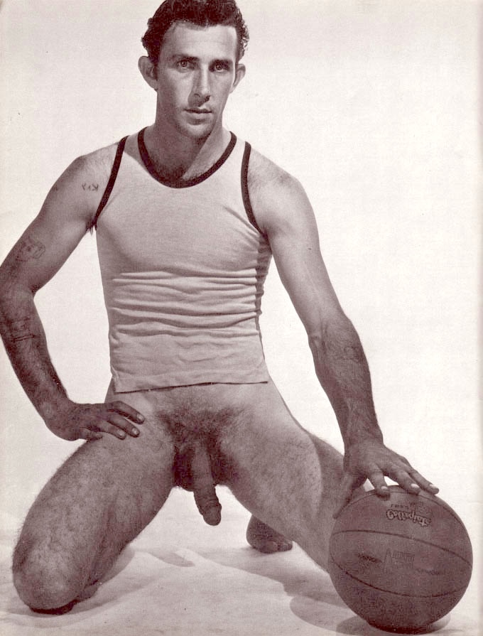 creatureblackl1's tweet photo. Jack Hoff [Photos attributed to HRM Studio] San Francisco, 1967 #jackhoff #hrmstudio #vintagemen https://t.co/XbBz0rcYYe