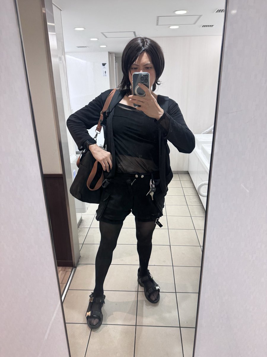 horujosou's tweet photo. 今夜もダーク終わったので梅田到着😄
コロナからダークまで今回もたくさん遊んでくれた人ありがとうございました😘次回10月も第一弾は名古屋遠征でコロナ連泊なんでまた遊べる人はアナとたくさん遊んでね😍
#コロナクラブ
#ODK
#ダークナイト https://t.co/dfb1ICitoY
