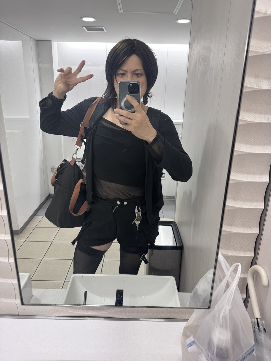 horujosou's tweet photo. 今夜もダーク終わったので梅田到着😄
コロナからダークまで今回もたくさん遊んでくれた人ありがとうございました😘次回10月も第一弾は名古屋遠征でコロナ連泊なんでまた遊べる人はアナとたくさん遊んでね😍
#コロナクラブ
#ODK
#ダークナイト https://t.co/dfb1ICitoY