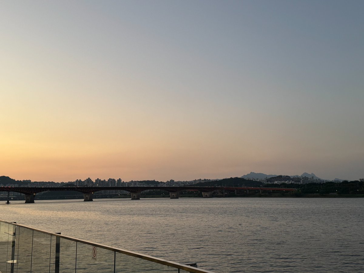 StableChainHub's tweet photo. Han River Sunset Meetup is a wrap. Thank you to everyone who joined us today!

Our CEO took the stage to talk about how stablecoins can actually be used for real-world payments, and how USDT can become the infrastructure for everyday payments. The Stable team also loved the chance to connect with so many builders, developers, and community members in person.

#KBW2026 is officially underway. See you all at the KBW main venue tomorrow 👋

More event info: https://t.co/DTeQBobacU