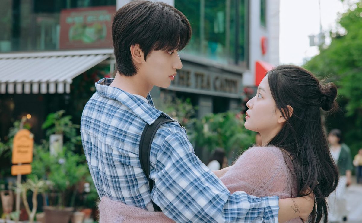 yomyoming0's tweet photo. 김재원 X 정수빈 <나의 첫 번째 졸업식> 스틸 떴다 ㅠㅠ♡ ♡ https://t.co/sjqwLjNOft