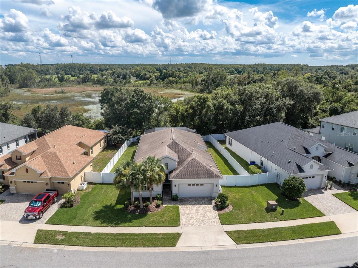 JustinBran25681's tweet photo. 🏡 JUST LISTED in Lakeshore Ranch!
📍 19722 Lonesome Pine Dr, Land O’ Lakes
💰 $524K | 3 BD | 3 BA | 2,262 SF
✨ Private office
🏊 Saltwater pool
🌿 Conservation views
⚡ Whole-home generator
🔗 View details: https://t.co/x9OXThV8Oc https://t.co/2FFIEidDMM