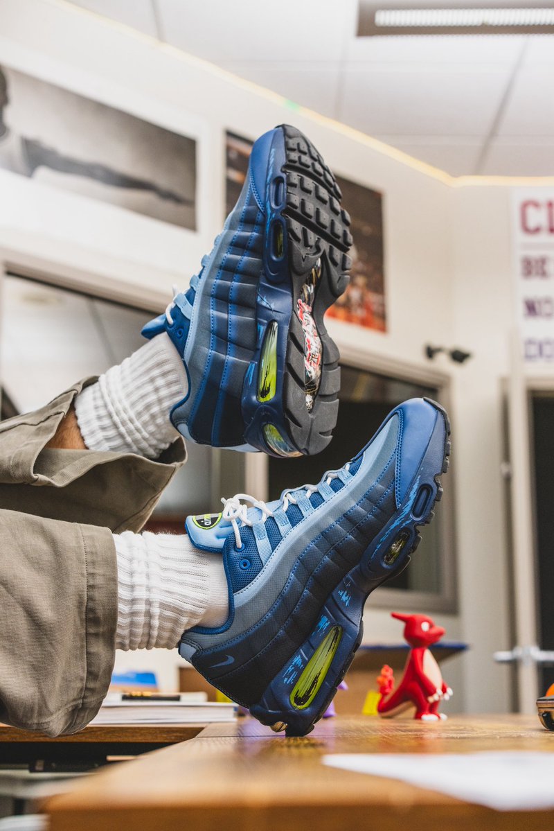 ad__sneaks's tweet photo. Classroom Sneakers | Day 32
Nike Air Max Muscle ‘Yu-Gi-Oh! Joey’ https://t.co/kFX0MUDMaV