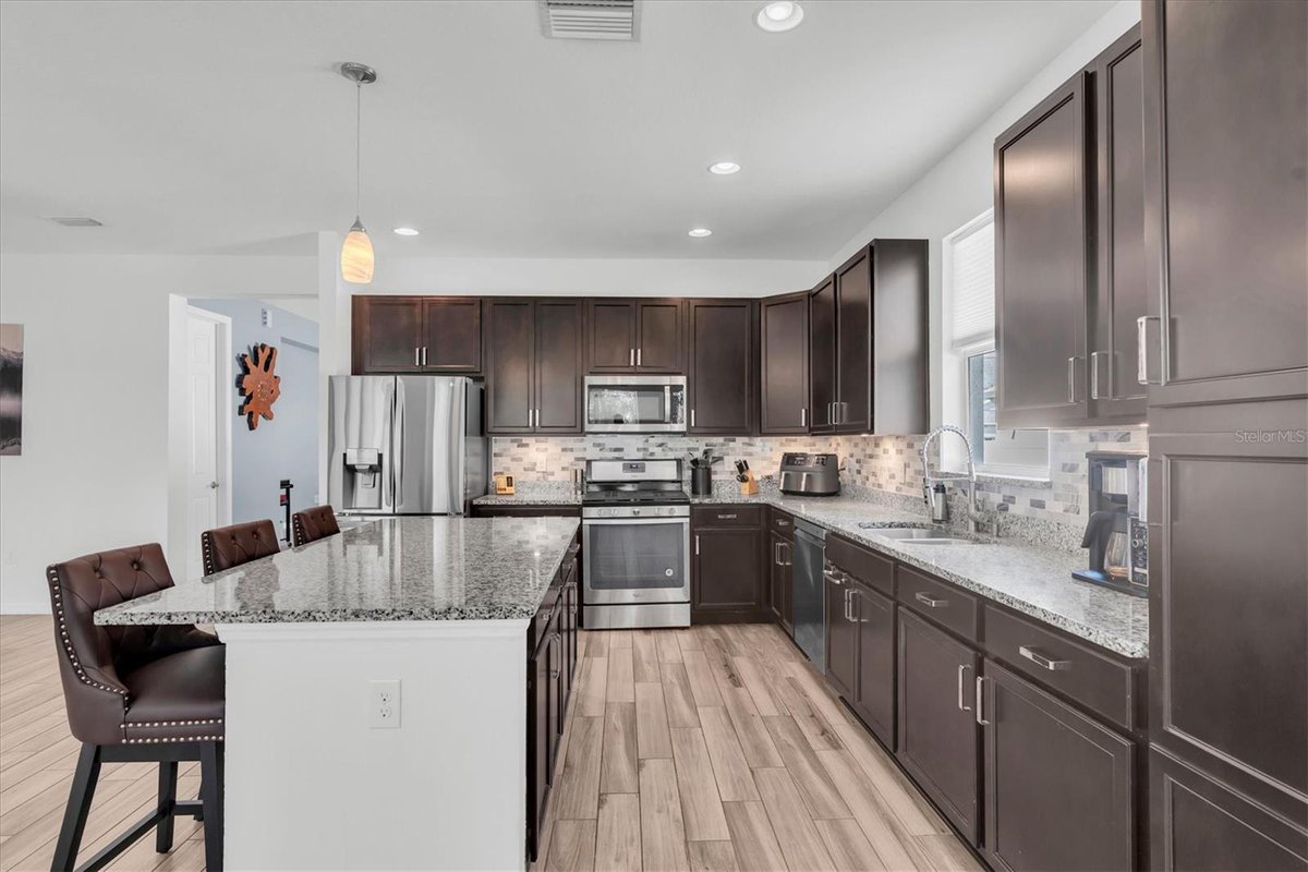 JustinBran25681's tweet photo. 🏡 JUST LISTED in Lakeshore Ranch!
📍 19722 Lonesome Pine Dr, Land O’ Lakes
💰 $524K | 3 BD | 3 BA | 2,262 SF
✨ Private office
🏊 Saltwater pool
🌿 Conservation views
⚡ Whole-home generator
🔗 View details: https://t.co/x9OXThV8Oc https://t.co/2FFIEidDMM