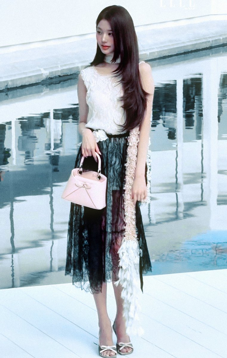 wonyofeed's tweet photo. WONYOUNG IN DIOR #WonyoungDiorSummer27 #JANGWONYOUNG #WONYOUNG #DiorSummer27 @Dior https://t.co/Q9gUBpwPMJ