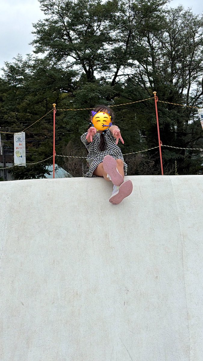 mcmc304's tweet photo. うちのおふたりさん、寒いのにじゃぶじゃぶ池入ってて強かった✊🏻 https://t.co/Sdz93RVg3s