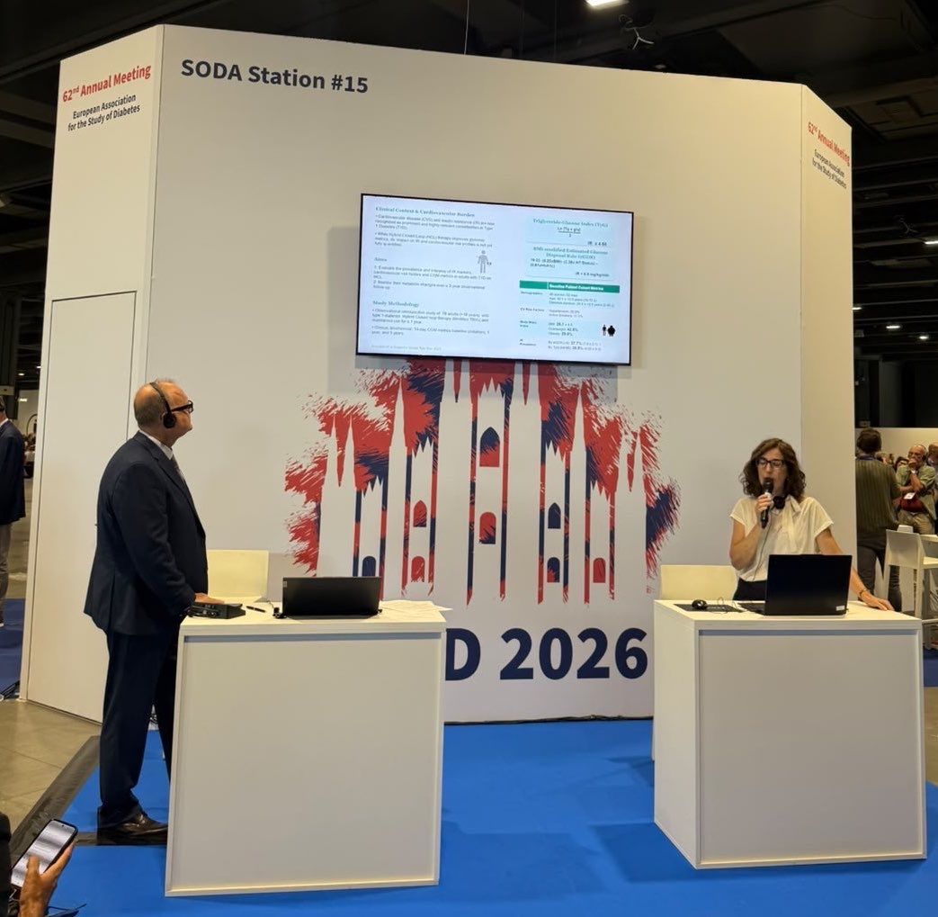 endo_nutriHURH's tweet photo. 📍Estamos en #Milan #EASD2026 
La Dra @marta_vvgijon y nuestra #endoresi @cristinaug99 presentan un estudio de Insulinorresistencia y RCV en DT1+sistemas de asa cerrada 🏥🩺
#SomosRioHortega #HURH https://t.co/rli2wfWATK