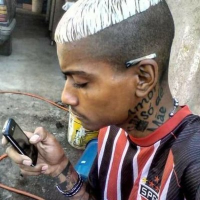 lezzzsss's tweet photo. A elegância do tabagismo. https://t.co/z1TbzAoasJ