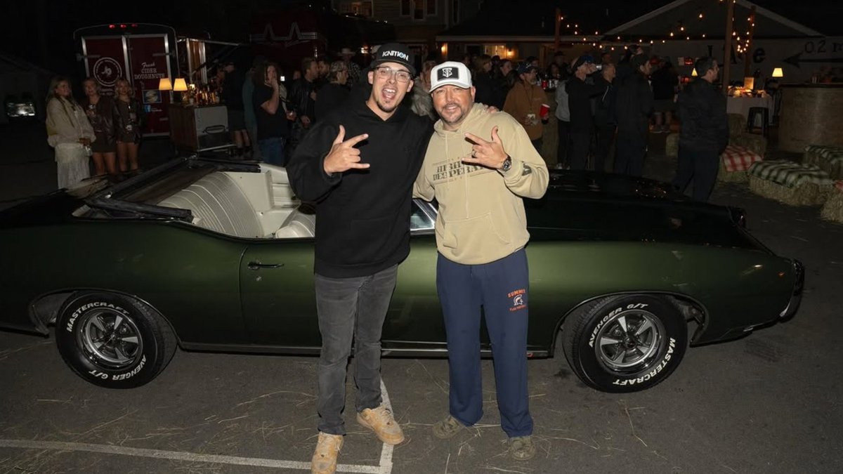 Jason_Aldean's tweet photo. That’s a wrap on the Songs About Us Tour 2026! Had an absolute blast on the road with @iamchasematthew and @mackcarpmusic. We’ve made a lot of memories this year, and I’m grateful to everyone who came out, sang along, and made it a hell of a summer.🤘🏼

📸: Jeff Johnson https://t.co/NccTHLmduH