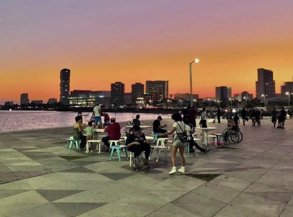 love_veracruz_'s tweet photo. Muy buenos días, Veracruz.🤗⛵️🌊🌴🚗 Hoy toca levantarse, sonreír y darle con todo a nuestros pendientes. No importa si tienes una gran meta o simplemente quieres terminar bien tu jornada: cada esfuerzo cuenta. ¿Qué tienen que hacer hoy? Trabajo, escuela, compras, pendientes. https://t.co/nrb1hdowZu