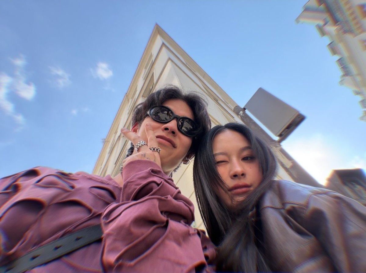 miwosbein's tweet photo. OH MY GOD BRIGHT AND MILK REUNION IN PARIS!!! https://t.co/mhdLPGIXoL
