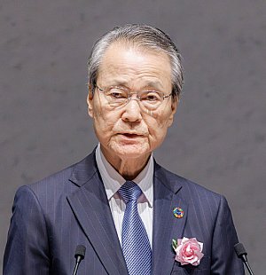 airi_fact_555's tweet photo. 経団連はモロ媚中だと思う人🤚

【コイツ日本人か？】経団連の筒井義信会長は29日の記者会見で、日本国際貿易促進協会会長として中国を訪問した岩屋毅前外相が王毅共産党政治局員兼外相と会談したことに「非常に評価している。日中関係の改善に向けて率直な意見交換が行われたと期待をしたい」と述べた https://t.co/Qb3Tu23dBH