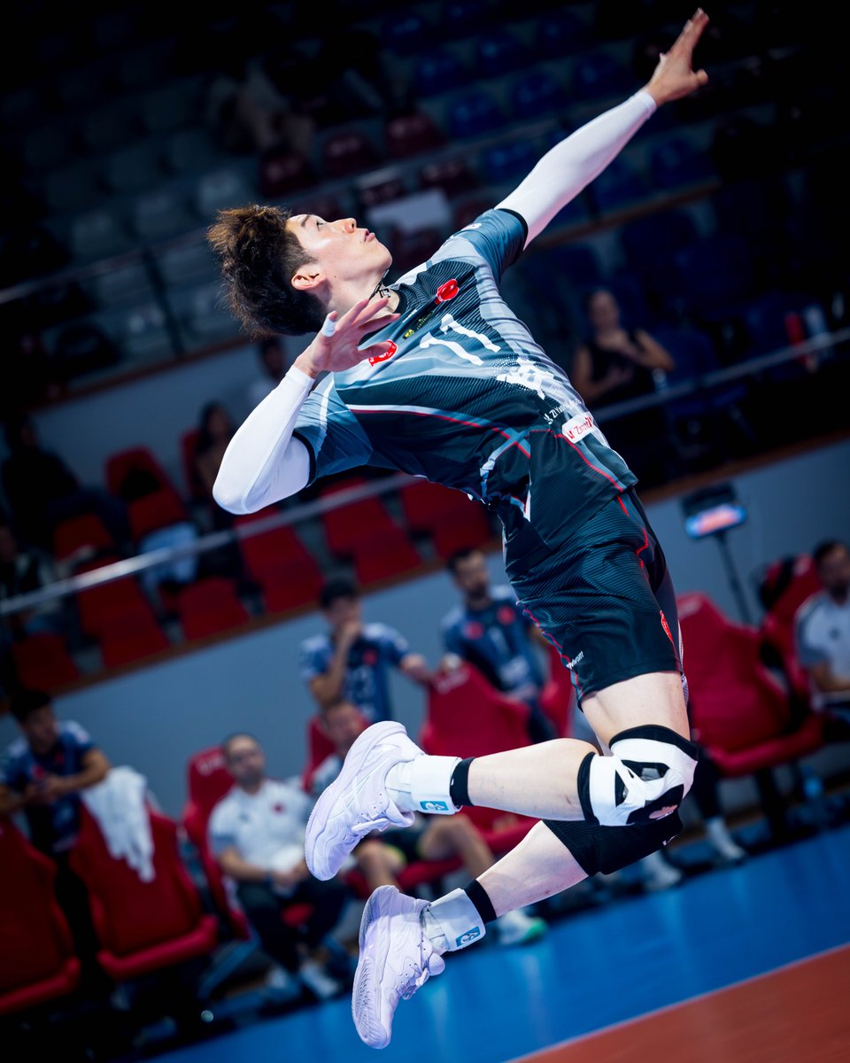 ZiraatBankasiSK's tweet photo. TÜGİAD Ege Uluslararası Turnuvası’ndaki ikinci maçımızda Gebze Belediyespor’u 3-1 mağlup ediyoruz! 🏐 2/2
#legendsneverplayalone https://t.co/yi1o0mZGNt