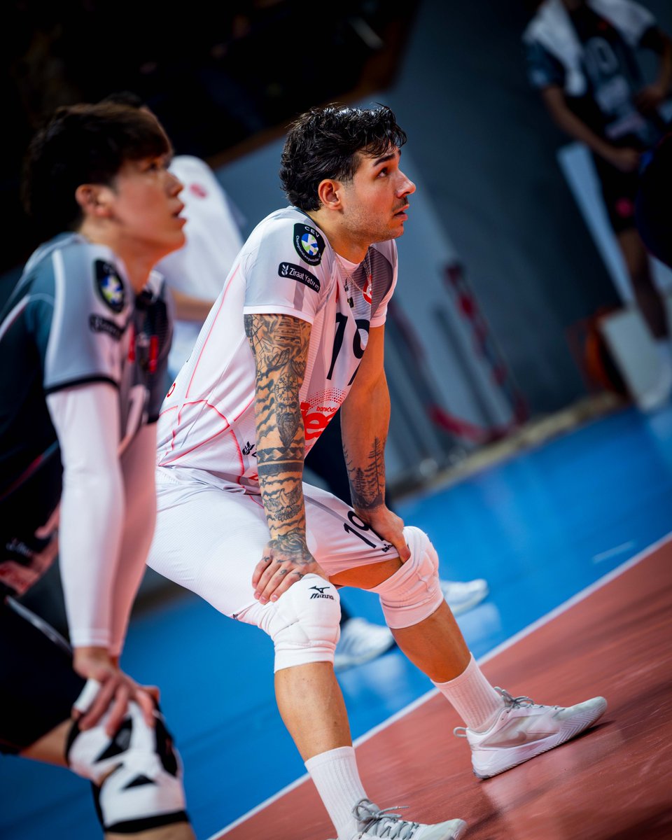 ZiraatBankasiSK's tweet photo. TÜGİAD Ege Uluslararası Turnuvası’ndaki ikinci maçımızda Gebze Belediyespor’u 3-1 mağlup ediyoruz! 🏐 2/2
#legendsneverplayalone https://t.co/yi1o0mZGNt