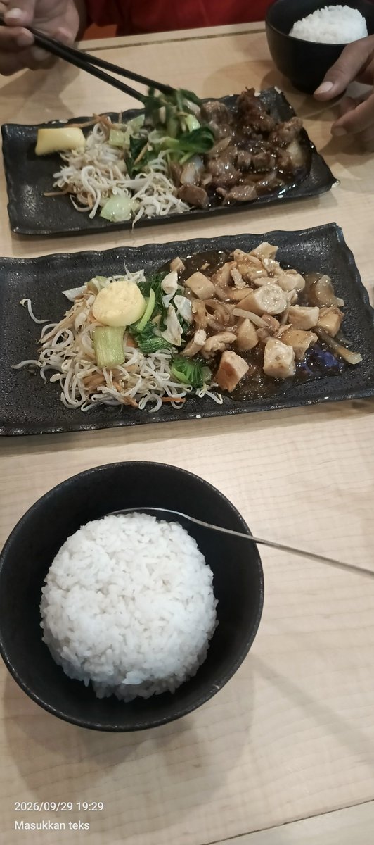 BagusAnfield's tweet photo. samwon ga pernah gagal beef sama kimchi nya ga ada obat https://t.co/xCpPfohJ8Q
