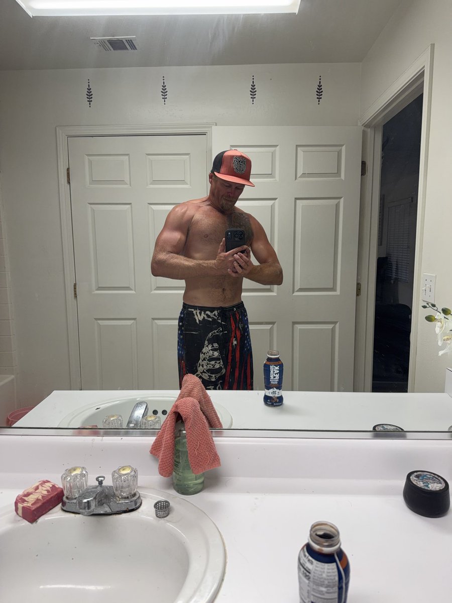 RickyStidman's tweet photo. Just more shit out my camera roll 🤓 send the love fam like and follow #sharethis get me out there 👅😉 https://t.co/OvzEwYsK4j
