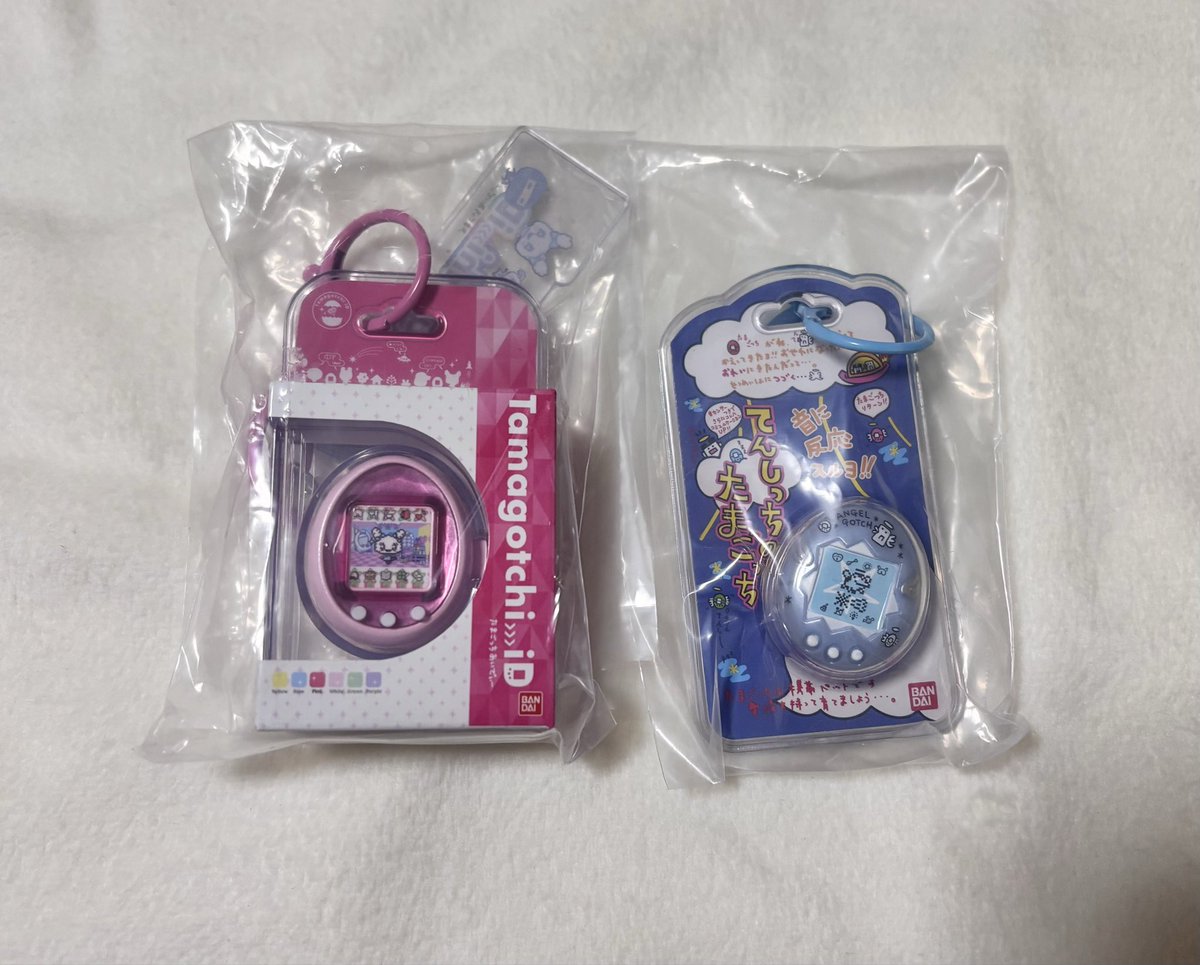 sin___129's tweet photo. たまごっち カスタムキーリング2 交換

【譲】
Tamagotchi iD　ピンク
てんしっち　パールブルー

【求】　
エンたま　フリルぴんく
シークレット

ヤフフリ通しての交換・郵送希望📮
まとめて交換可能な方を優先させて頂きます。
検索からもお声掛けください🙇‍♀️ https://t.co/4qcYWENByi