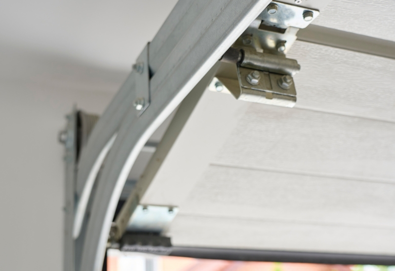 AAAActionGarage's tweet photo. When garage door tracks become misaligned, the door may struggle to function properly, creating safety risks and potentially leading to costly repairs. 👉Click here for the signs of track misalignment: https://t.co/MGosn4sieE https://t.co/lJkZFqL7gz