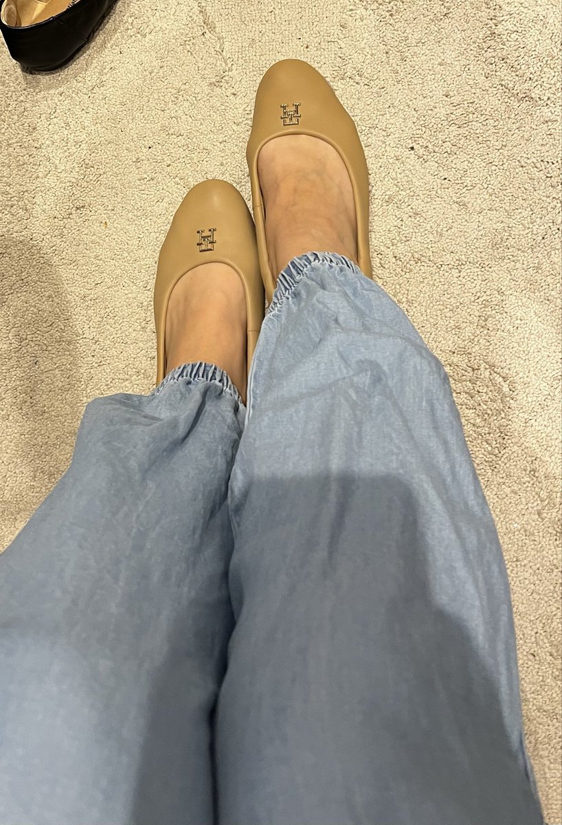 HeidiPee2026's tweet photo. https://t.co/hxdmPH4KDh

#feet #Füße #stinkigeFüße #stinkyfeet https://t.co/GTcm4VAPxC