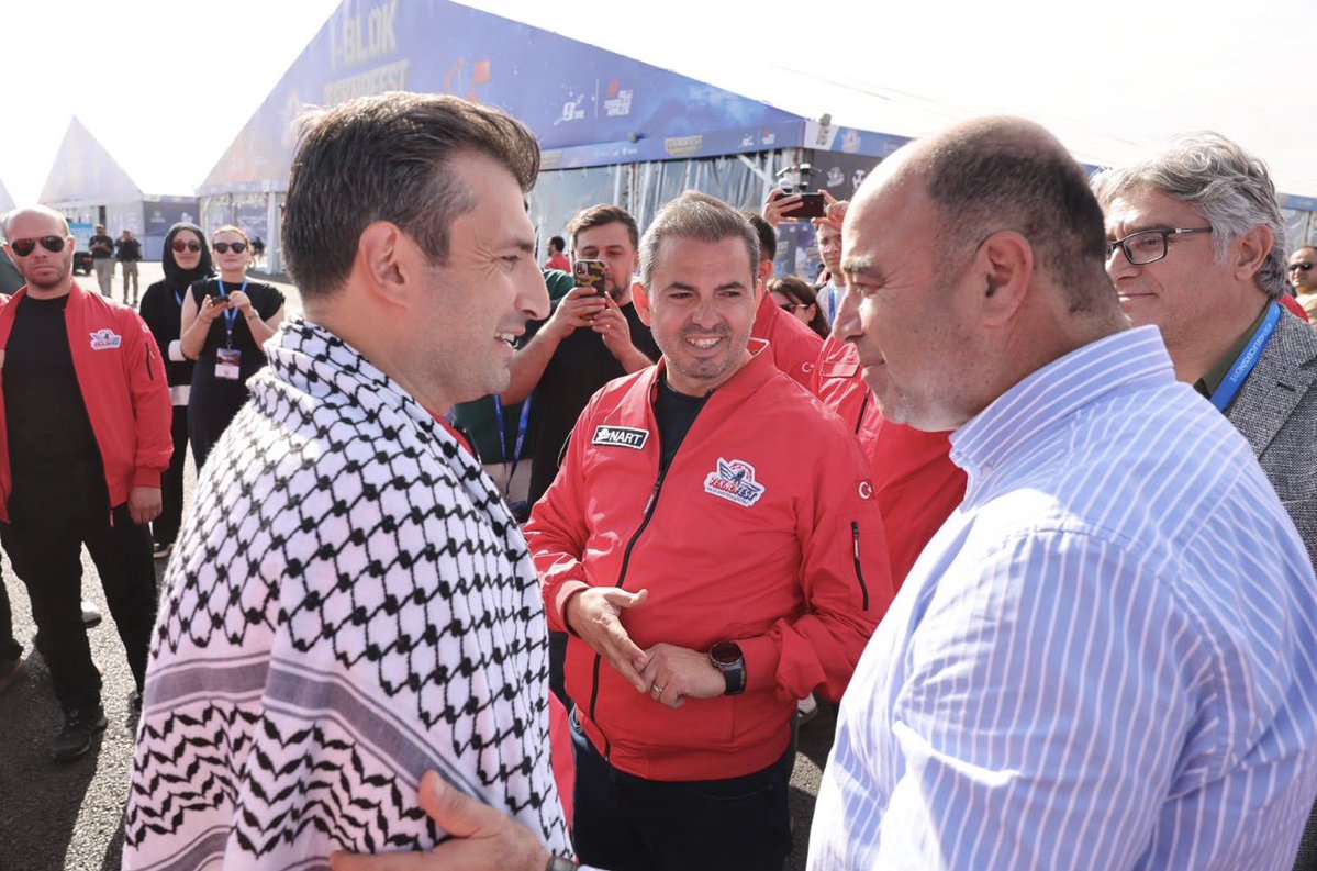 musaklc6's tweet photo. Teknofest Şanlıurfa’ya yakıştı❤️
Teknoloji eğitime destekle mümkündür.
Eğitime desteğine esirgemeyen Sayın Av. Nihat Çiftçi ve T3 Vakfı Başkanı Selçuk Bayraktar
#TeknofestGüneydoğu #Şanlıurfa
@nihatcftc @Selcuk https://t.co/1HLnv8FpZS