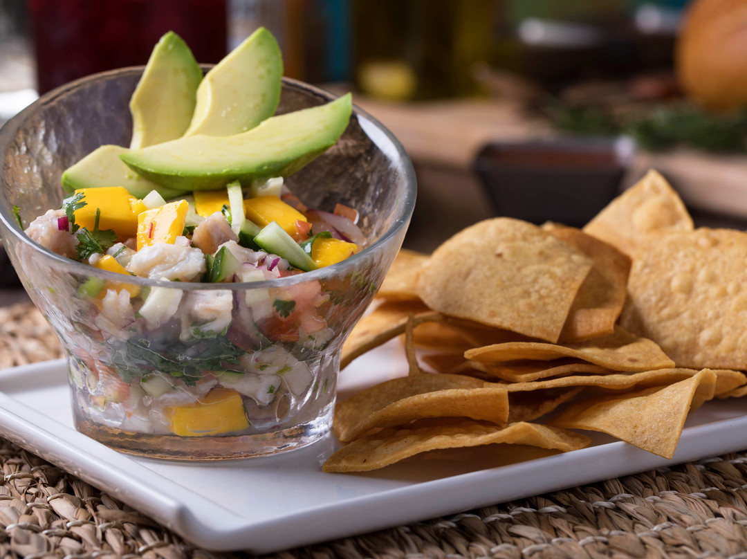 caroleoldspj's tweet photo. Hoy probé el ceviche peruano con mango fresco: ácido, dulce y lleno de sabor! La combinación perfecta para un almuerzo ligero y exótico. https://t.co/meSplGBLUT
