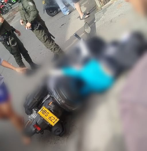 millerfdoarias's tweet photo. 🚨URGENTE. Una persona fue asesinada en el barrio Villadocente de la ciudad de Popayán. La víctima se movilizaba en una motocicleta. Se desconoce la identidad https://t.co/8fzdU9b1ZI