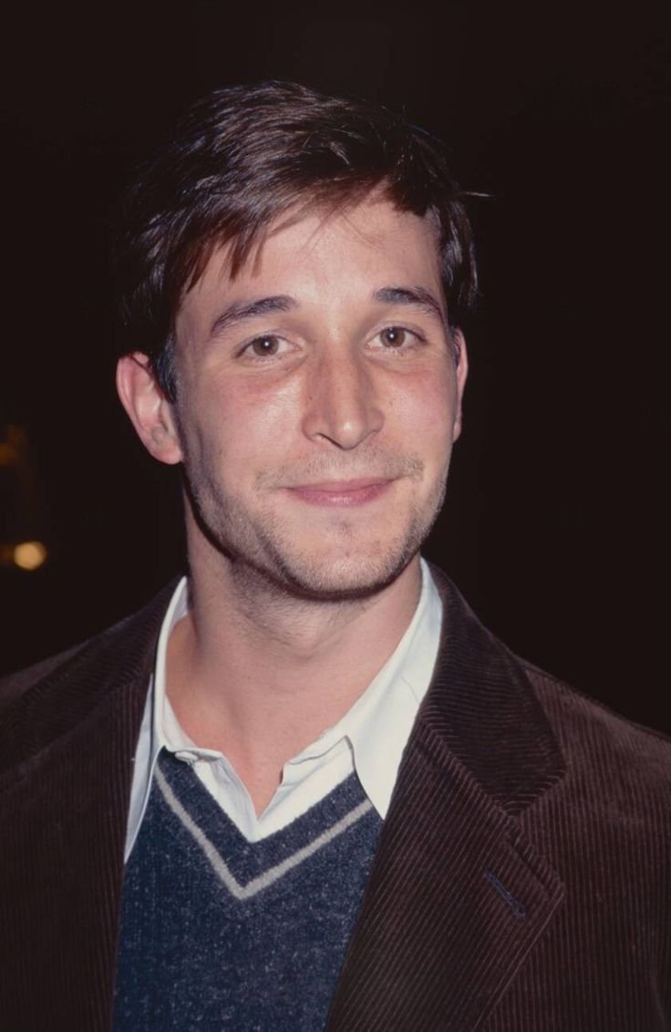 K0s_42's tweet photo. A compilation of Noah's brown eyes with the honey glow ™ ... 😌 https://t.co/ccLJalbHBM