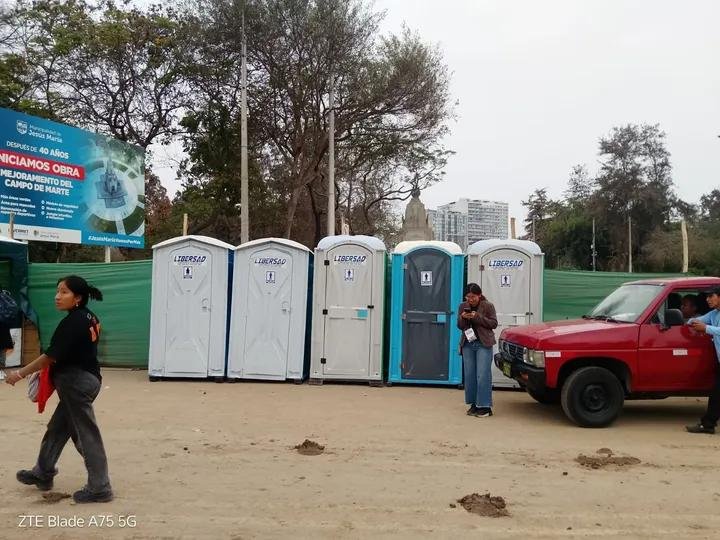 LibersadEirl's tweet photo. La cantidad de baños depende de varios factores: personas, duración y tipo de evento.📝

Planificar bien. 🚻

 ✅evita filas, incomodidad y problemas durante la jornada.

En LIBERSAD ♻️ te ayudamos a definir la mejor solución.
Cotiza con nosotros al 👇
📱947342362
📱947342401 https://t.co/6EPEgiSvyc