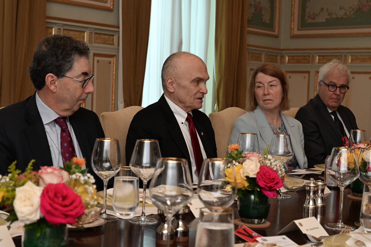 USAmbEU's tweet photo. Great discussion today with some of Brussels' leading economic, foreign-policy and transatlantic thinkers. America is committed to a Europe that's strong, sovereign, and capable of standing with us on innovation, spurring investment, and security. Exchanges like this are exactly how we build the secure, prosperous future our citizens on both sides of the Atlantic deserve. Thank you @gmfus, @GLOBSEC, @ACEurope, @CEPS_thinktank, @FSI_Europe, and CERRE.