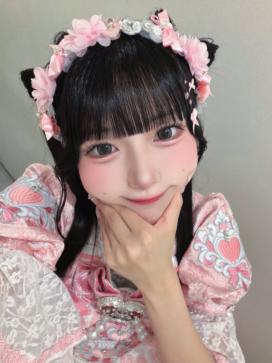 Momo_Pchuu's tweet photo. ･.｡*･After Party.⋆𝜗𝜚
会いに来てくれてありがとう🎀ALT↓ https://t.co/afzDoEOu7N