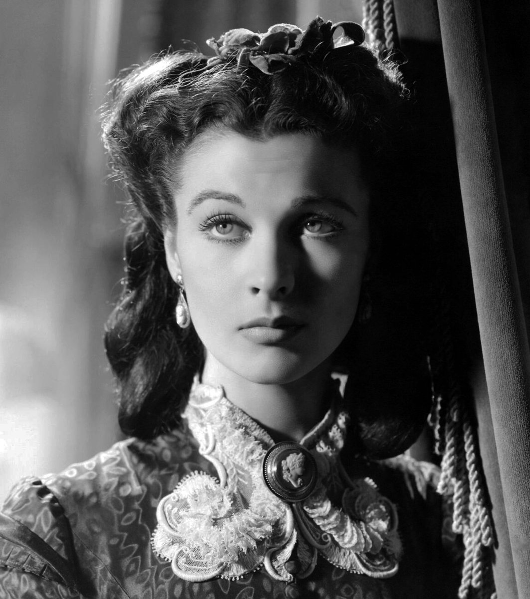 HGACinema's tweet photo. Vivien Leigh in a publicity portrait for Gone with the Wind (1939), directed by Victor Fleming.

 Photograph courtesy of Metro-Goldwyn-Mayer Pictures. https://t.co/koY4MudilK