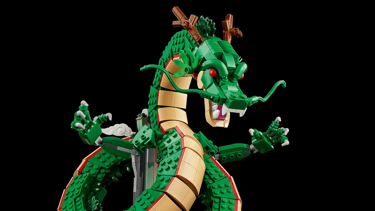 KaiohPlanet's tweet photo. Dragon Ball finalmente vai ganhar seu primeiro set oficial da LEGO!

O conjunto traz Shenlong, Goku e as sete Esferas do Dragão em uma construção de 1.764 peças para colecionadores. O lançamento acontece em outubro no exterior

🇧🇷 Ainda não há previsão para o Brasil. https://t.co/s29dIftAmb