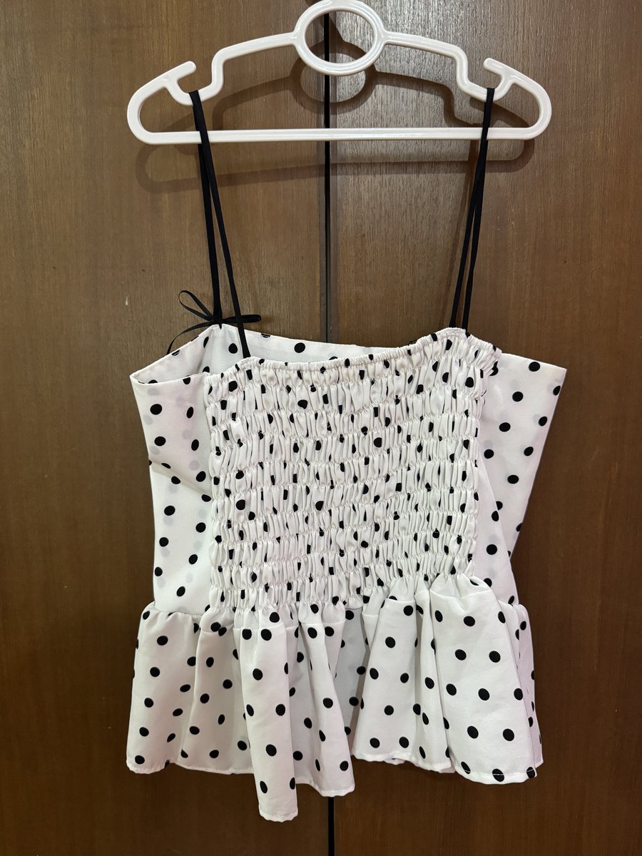 Sawasdeeka17's tweet photo. ส่งต่อสายเดี่ยว mira pokadot ในshopน่าจะหมดแล้วนะคะะ สภาพใหม่กริ๊บ ใส่สวย พรางหุ่นมากกก ส่งต่อ 180 รสค่าา #เสื้อผ้ามือสองสภาพดี #เสื้อผ้าแบรนด์ไอจี #ส่งต่อเสื้อผ้ามือ #เสื้อผ้ามือ2 #เสื้อผ้า #เสื้อผ้ามือสอง #เสื้อผ้ามือสองราคาถูก #โล๊ะตู้ #stylish #pomelo #lookbooklookbook https://t.co/Jwb1bdhm91