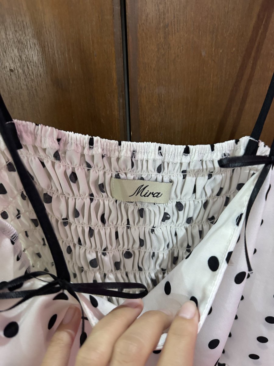 Sawasdeeka17's tweet photo. ส่งต่อสายเดี่ยว mira pokadot ในshopน่าจะหมดแล้วนะคะะ สภาพใหม่กริ๊บ ใส่สวย พรางหุ่นมากกก ส่งต่อ 180 รสค่าา #เสื้อผ้ามือสองสภาพดี #เสื้อผ้าแบรนด์ไอจี #ส่งต่อเสื้อผ้ามือ #เสื้อผ้ามือ2 #เสื้อผ้า #เสื้อผ้ามือสอง #เสื้อผ้ามือสองราคาถูก #โล๊ะตู้ #stylish #pomelo #lookbooklookbook https://t.co/Jwb1bdhm91