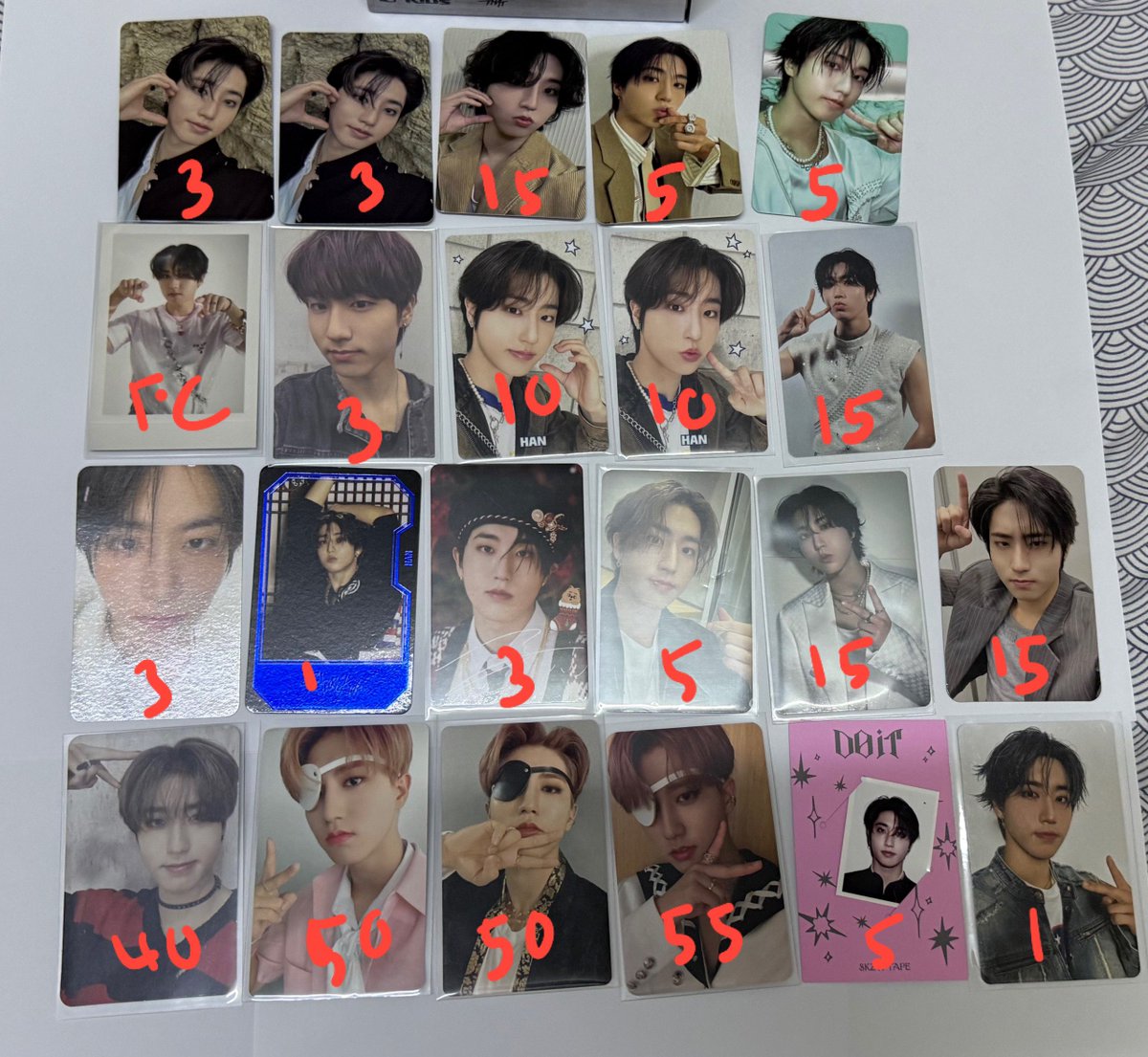 straykz_'s tweet photo. im letting go of some of my skz stuffs to help my family chip in for my aunt’s treatment and essentials after she was recently diagnosed with stage 4 cancer ❤️‍🩹

you can claim the items through my channel, and theres more items listed there too 
https://t.co/uWtvsyhdxB

if you dont need anything, its okay too. even just rting this so it reaches more stays would already help us so much. thank you for reading, rting and supporting in any way you can. really really appreciate it 🤍

#pasarskz #pasarstraykids