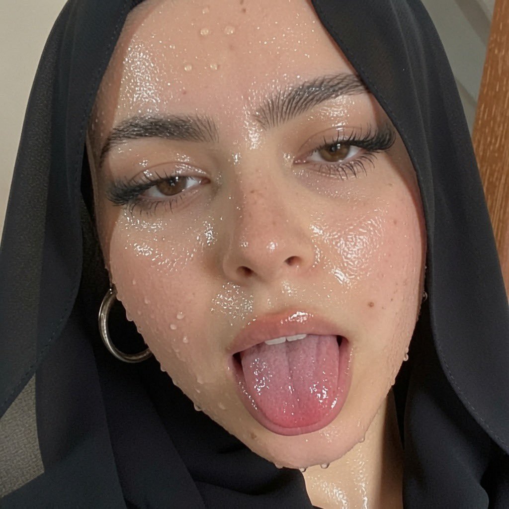 Hotwife_Mahira1's tweet photo. 𝗛𝘆𝗲𝗲𝗲 𝗴𝗮𝗿𝗺𝗶𝗶 🥵🥵🥵 https://t.co/JAXcVAy4gA