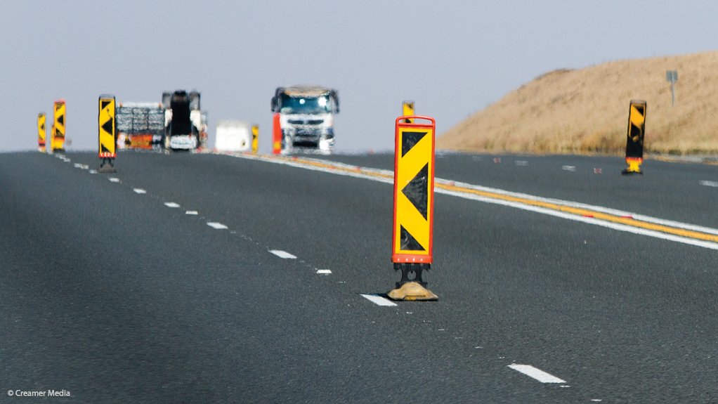 EngNewsZA's tweet photo. In tense meeting with lawmakers, Sanral says it will miss deadline for road maintenance tenders worth R9.5bn https://t.co/p0FKsocuUx
#Roads #Maintenance #Procurement #Construction #Transport #Sanral https://t.co/3LoYMPPeNT