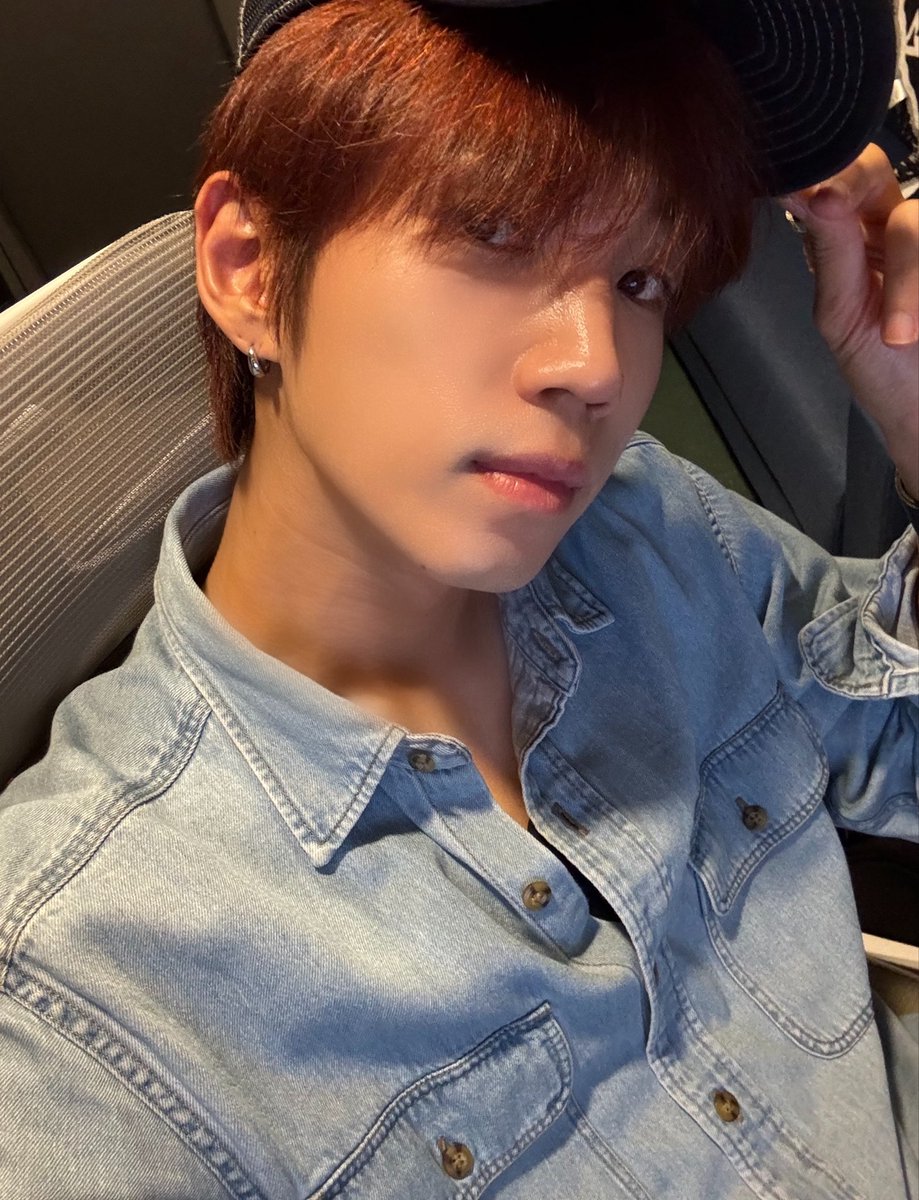 _sungkook's tweet photo. 오늘도 끝, 고생했어요 🌝🐶 https://t.co/XqWcxtLyku