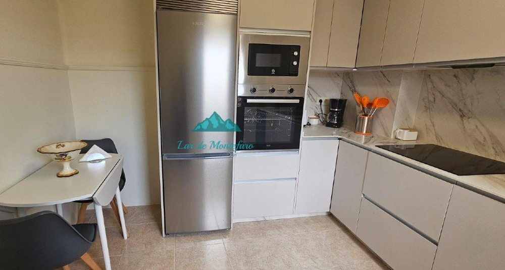 lardemontefaro's tweet photo. Ponemos en alquiler curso escolar, este precioso piso recién reformado, de dos dormitorios(uno con  cama de matrimonio, y otro con dos camas individuales), una amplia cocina, gran salón, y un baño compl...  https://t.co/stbuh7fJlj https://t.co/QsSQlueM92