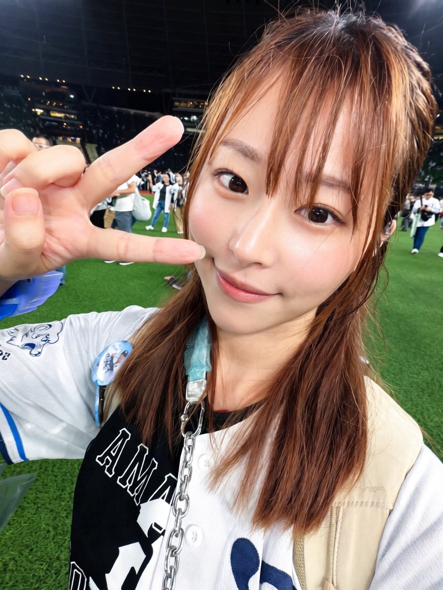 Namio_dao's tweet photo. ホーム最終戦！れおほー🦁
最高に幸せな気持ちで終わりました😌

ベルド現地は21試合でした。

まだまだ試合はあるけれど
まずひとつ、お疲れ様でした🏟️
感慨深い。

んじゃあとは2位からの優勝いきますかーーーー！！！！ https://t.co/qTeWbV3jke