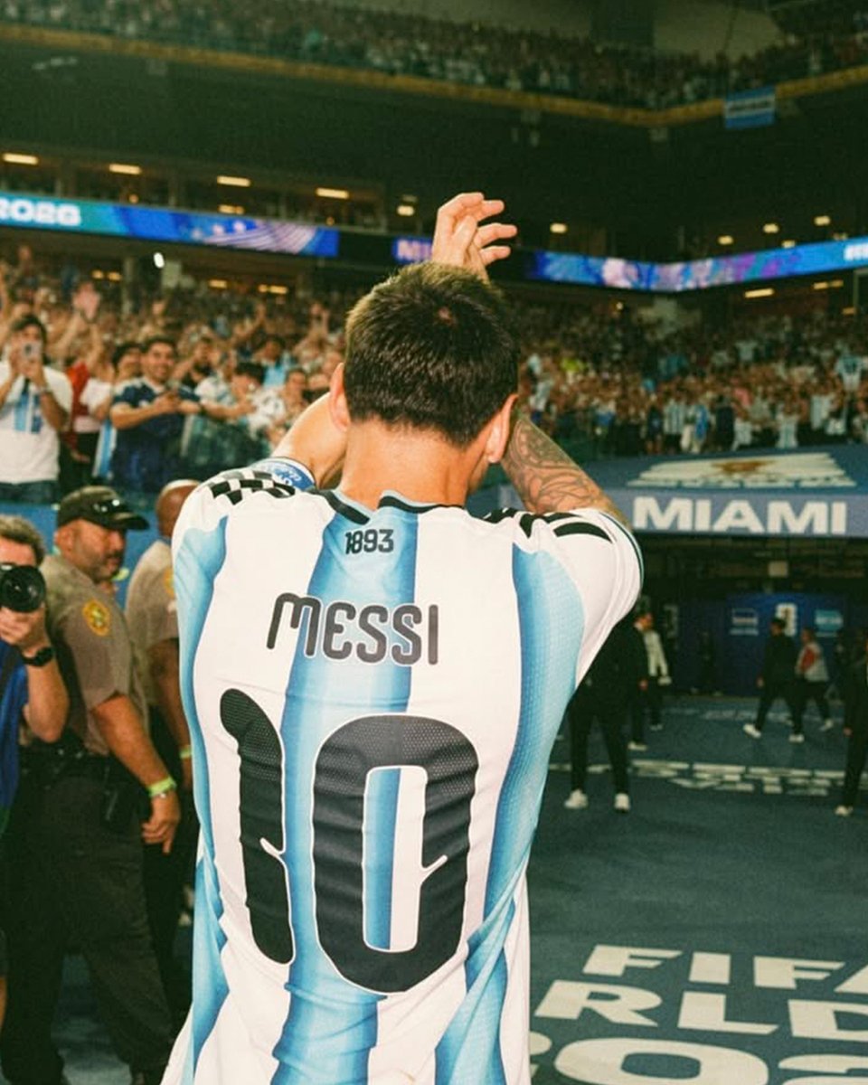 TyCSports's tweet photo. Falta una semana para despedir a Messi de la Selección Argentina. Que ese día no llegue nunca más... 😥 https://t.co/mw9YdvcQHr