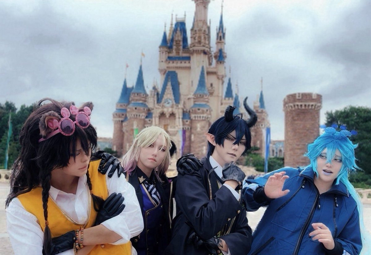 Shirayuri_cos_'s tweet photo. こんなところに来てまで喧嘩なんて…
いい加減にしなさいよアンタたち！！！

👑：わし
🦁：@re_7petalo 
💀：@pooh__0317 
🐉：@kotyakou 
📸：@ryouka_9m 

#Dハロ仮装2026
#Dハロ仮装ツイステ https://t.co/uxcYqQytQA