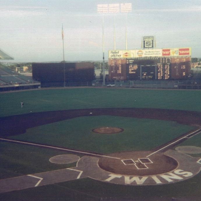 BetthisP's tweet photo. Noon on #ThePlayback with @TheREALJayDawg on #ThePulsePodcastNetwork, it's the final @MLB game at #MetropolitanStadium in Bloomington, Minnesota. The @Royals faced the @Twins in 1981. ⚾️

https://t.co/p3LH3HuJxW https://t.co/THdl7IOet0