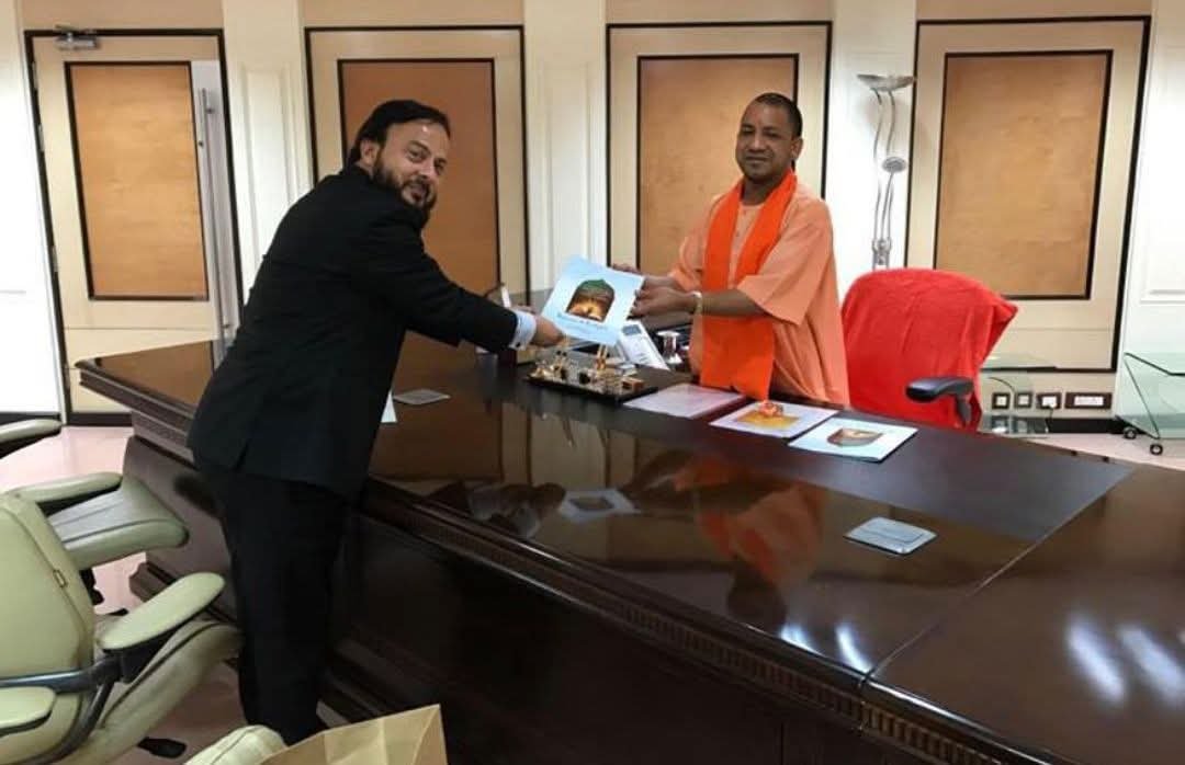 Shivgmfz's tweet photo. @ganga_jamuni @ajeetbharti तुम्हारे अब्बा कैसे पाकिस्तानी पुत्रों से मिल रहे है इसको जानता भी नहीं होगा तू 😂 https://t.co/KIblwa3oTO
