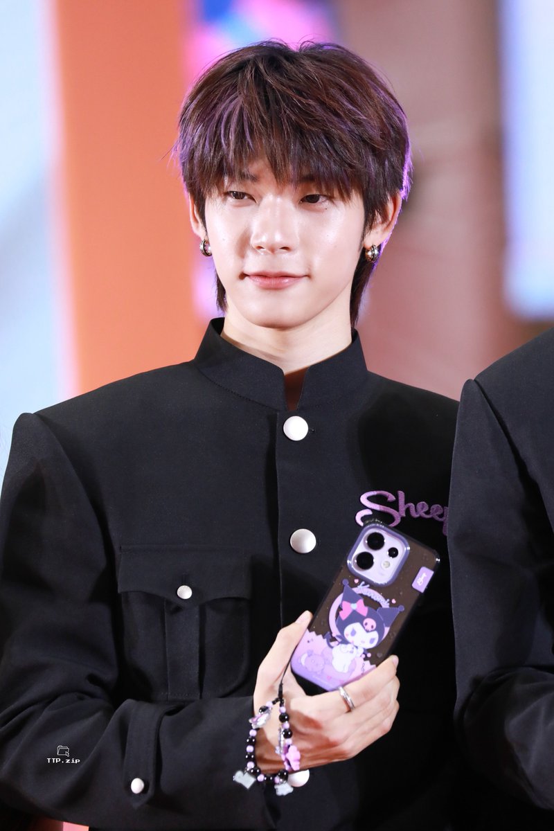 TTP_zip's tweet photo. 𖤐ˊ˗ 260929

คูโรตี๋ หล่อwa 💜

#twnpich 
SHEEP TTP Final EP SWT  
#SHEEPxTTP https://t.co/I5UQajhxxS