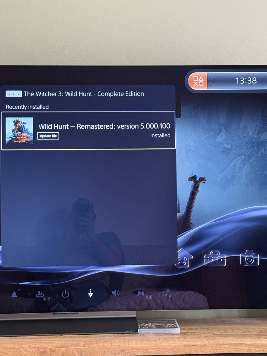 Pim57867634's tweet photo. The Witcher Remastered downloaded and 2 new, well sort of, games in the mail 🙌✌️
#TheWitcher
#MetalGearRising
#MetroidDread https://t.co/jk3FrR5Cta