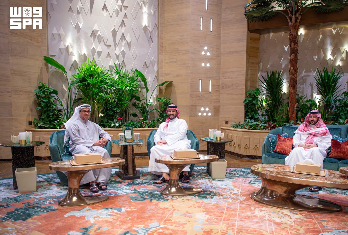 spagov's tweet photo. سمو #ولي_العهد يلتقي سمو الشيخ منصور بن زايد آل نهيان، ويستعرضان العلاقات الأخوية بين البلدين الشقيقين، وتطورات الأوضاع في المنطقة.
https://t.co/YCk2WOKH3A
#واس https://t.co/iM0TVdRsNo